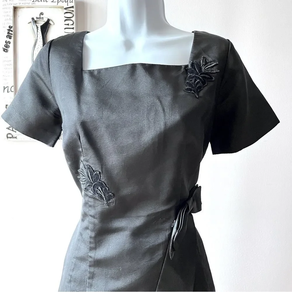 1960s Vintage Petty Hite Black Cocktail Midi Short Sleeve Appliqué Dress - Picture 3 of 13